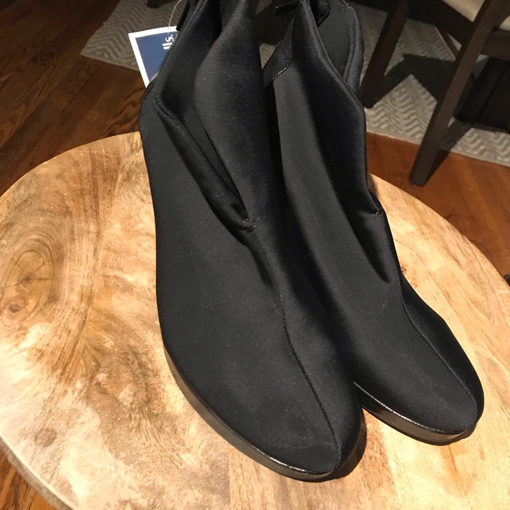Heels - Picture 2 of 3